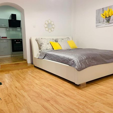 Apartament Rodzinny Z Ogrodem Цешин Экстерьер фото